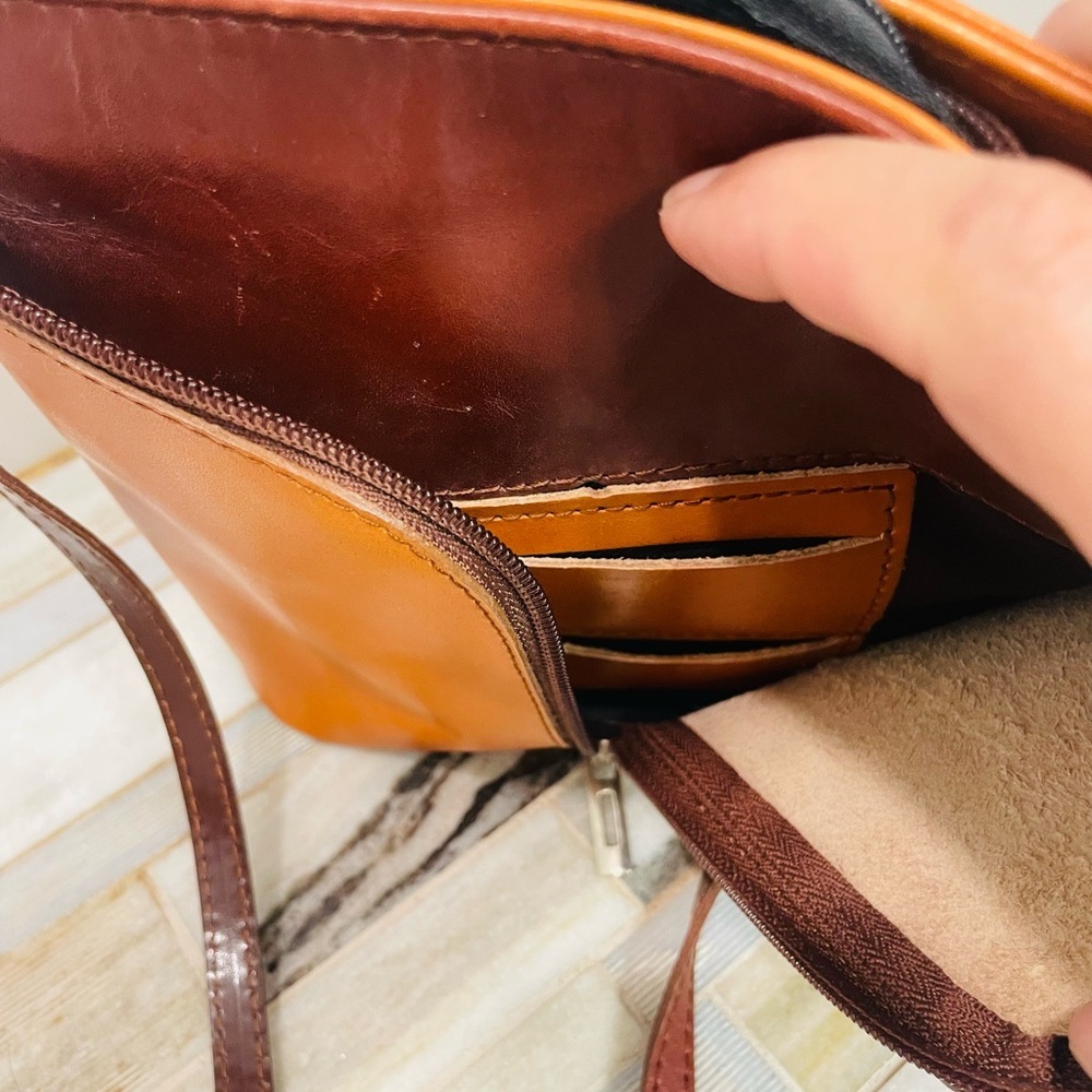 Vera Pella authentic Italian Leather Two-Tone  Leather crossbody Shoulder Bag - Picture 13 of 16